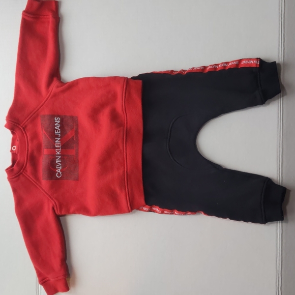 Calvin Klein Kids Size 3-6M Red Black Sweat Shirt and Sweat Pants Set - Picture 2 of 11